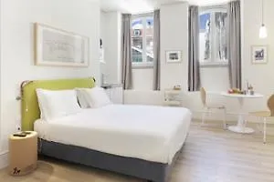 Lisbon Serviced Apartments - Ascensor Da Bica Hotel